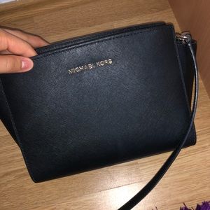 Micheal Kors Crossbody purse